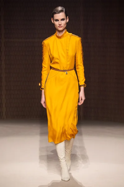 Look 30